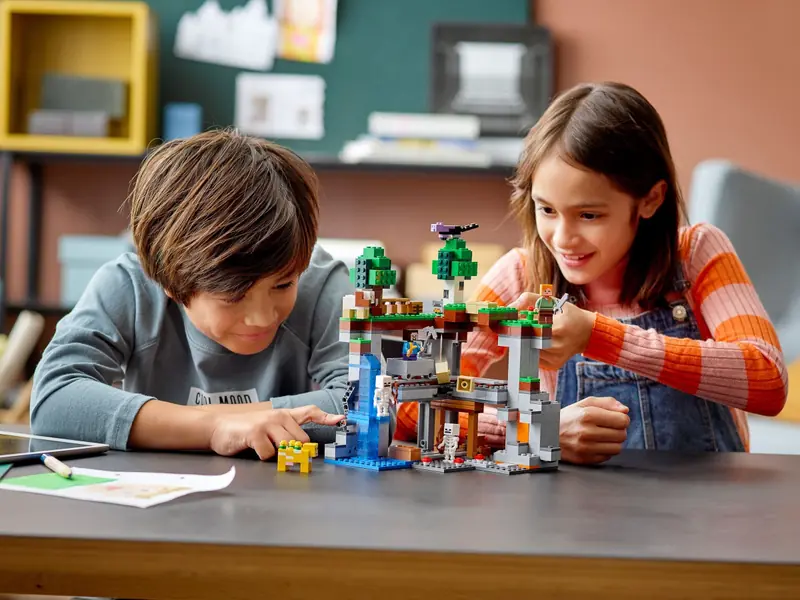 LEGO 21169 Pierwsza przygoda zdjęcie 12
