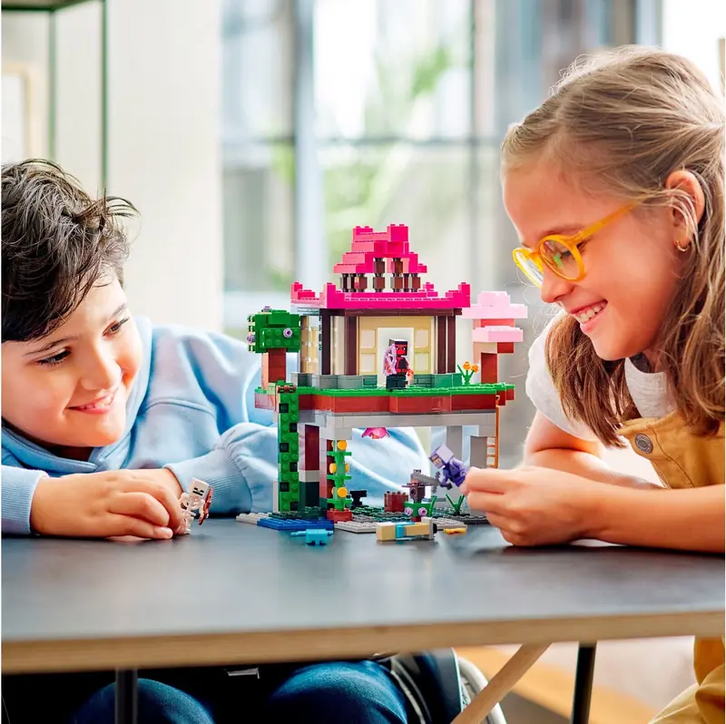 LEGO 21183 Teren szkoleniowy zdjęcie 8