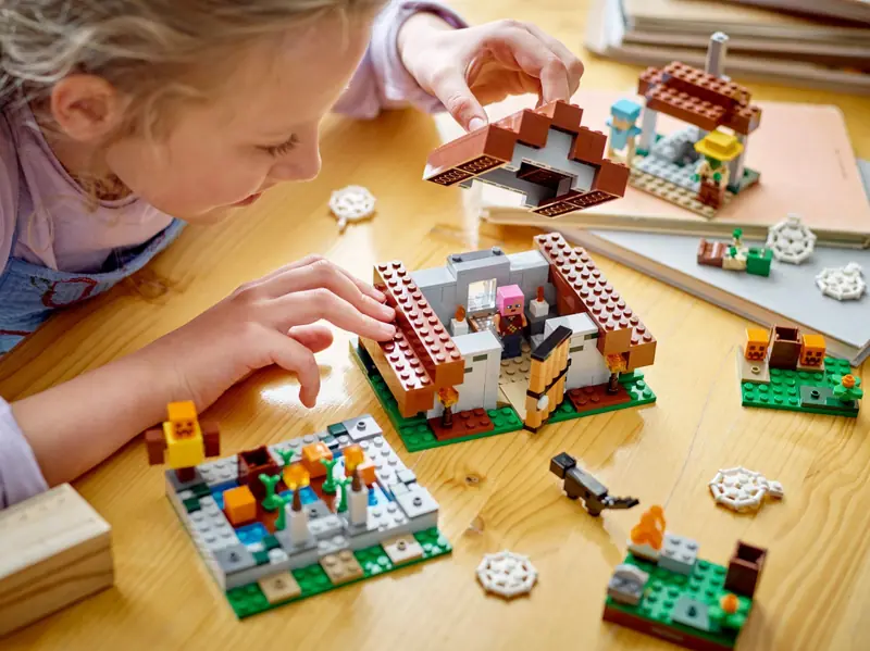 LEGO 21190 Opuszczona wioska zdjęcie 4