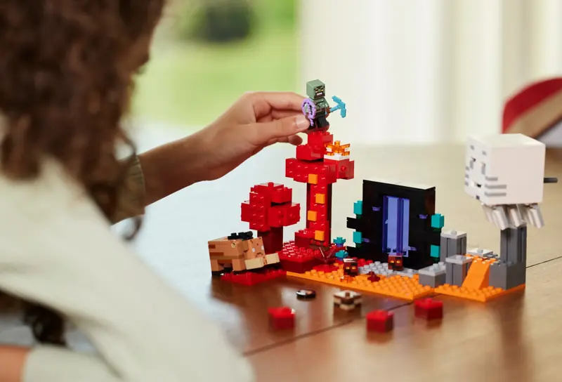 LEGO 21255 Zasadzka w portalu do Netheru zdjęcie 9