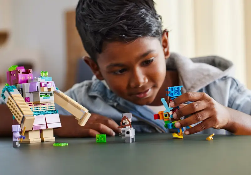 LEGO 21257 Decydujące starcie z Dewastatorem zdjęcie 10