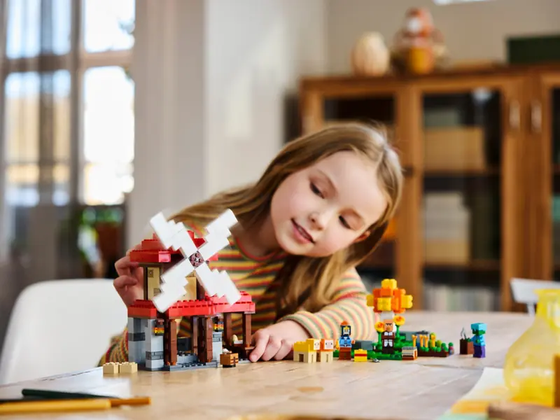 LEGO 21262 Farma z wiatrakiem zdjęcie 9