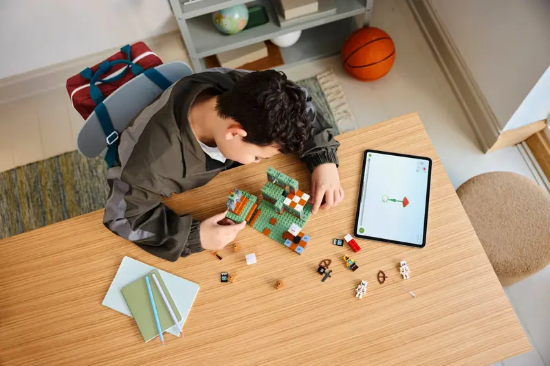 LEGO 21271 Komnata prób zdjęcie 9