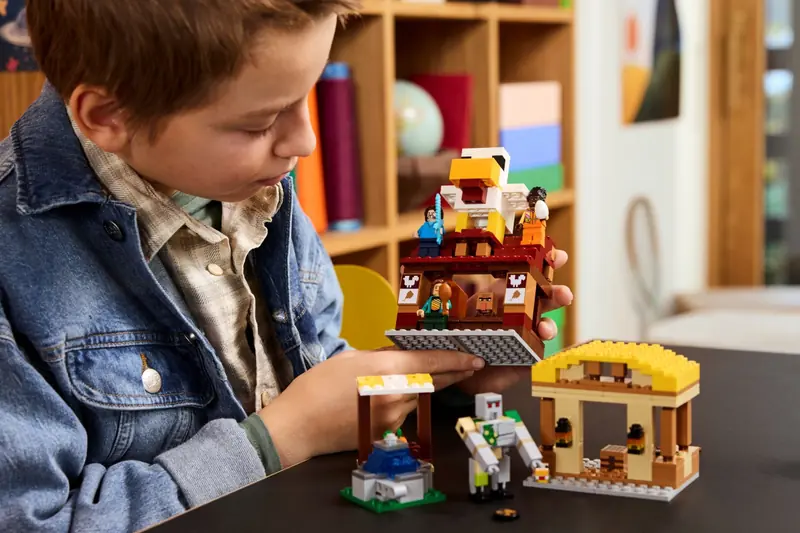 LEGO 21273 Atak balonowego Ghasta na wioskę zdjęcie 11