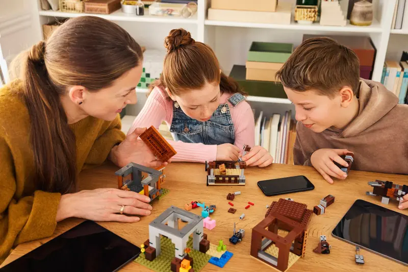 LEGO 21278 Kryjówka rozbójników i dewastatorów zdjęcie 10