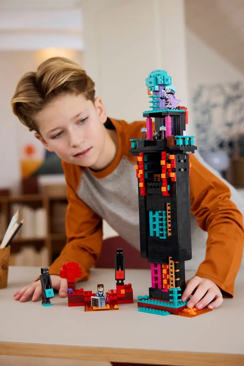 LEGO 21279 Wieża Endermana zdjęcie 9