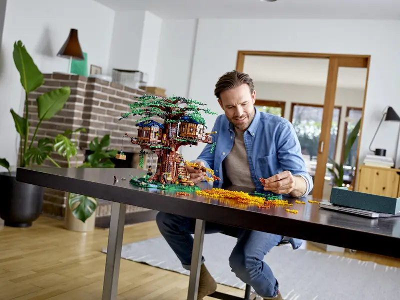 LEGO 21318 Domek na drzewie zdjęcie 19