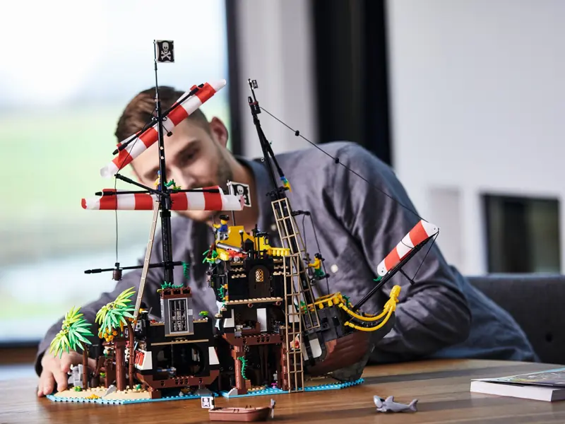LEGO 21322 Piraci z Zatoki Barakud zdjęcie 56