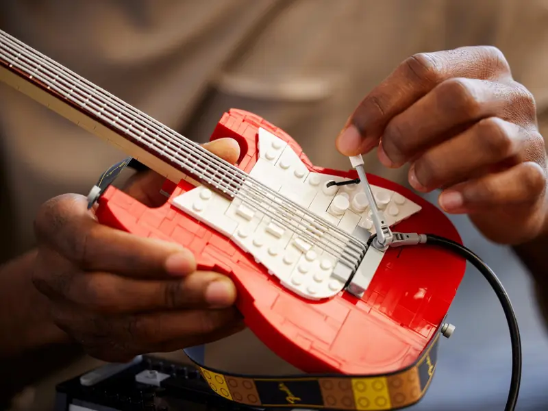 LEGO 21329 Fender Stratocaster zdjęcie 21