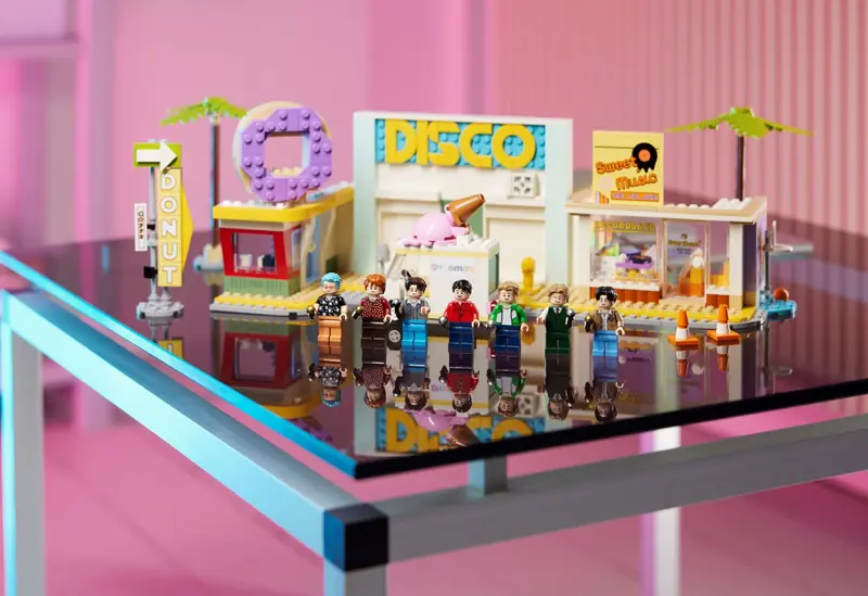 LEGO 21339 BTS Dynamite zdjęcie 12