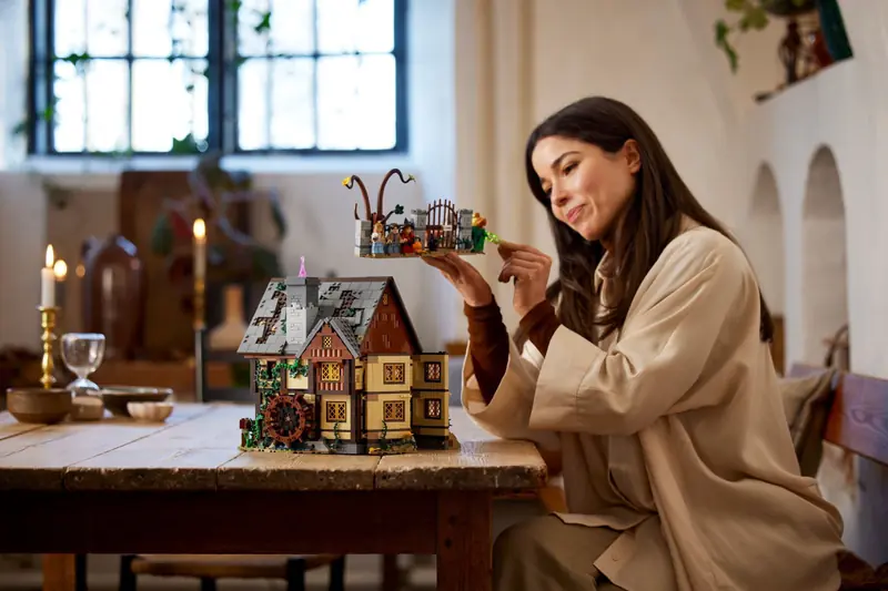LEGO 21341 Disney Hokus Pokus: Chata sióstr Sanderson zdjęcie 14
