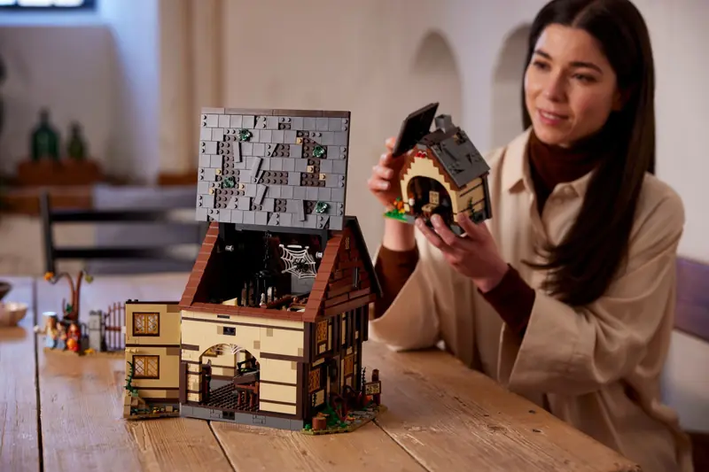 LEGO 21341 Disney Hokus Pokus: Chata sióstr Sanderson zdjęcie 15