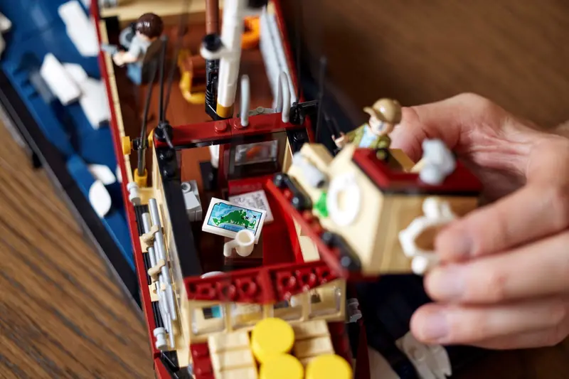 LEGO 21350 Szczęki zdjęcie 8