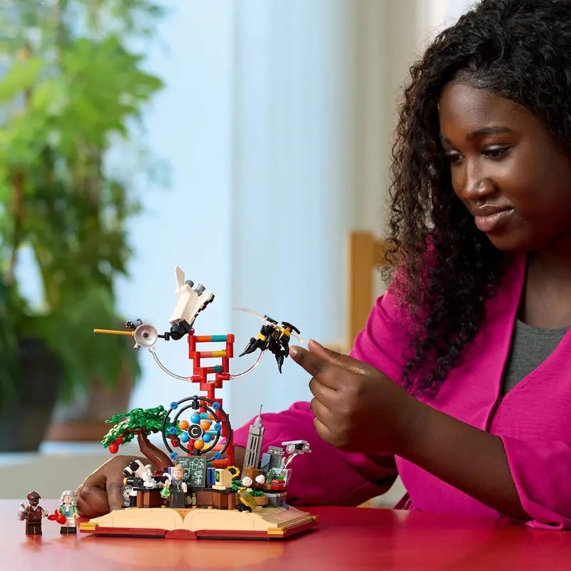 LEGO 21355 Ewolucja przedmiotów ścisłych zdjęcie 11