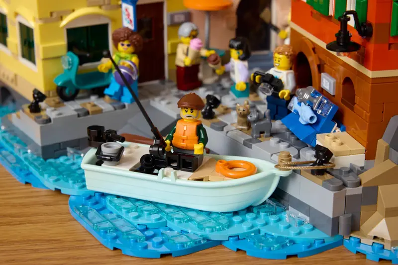 LEGO 21359 Włoska riwiera zdjęcie 14