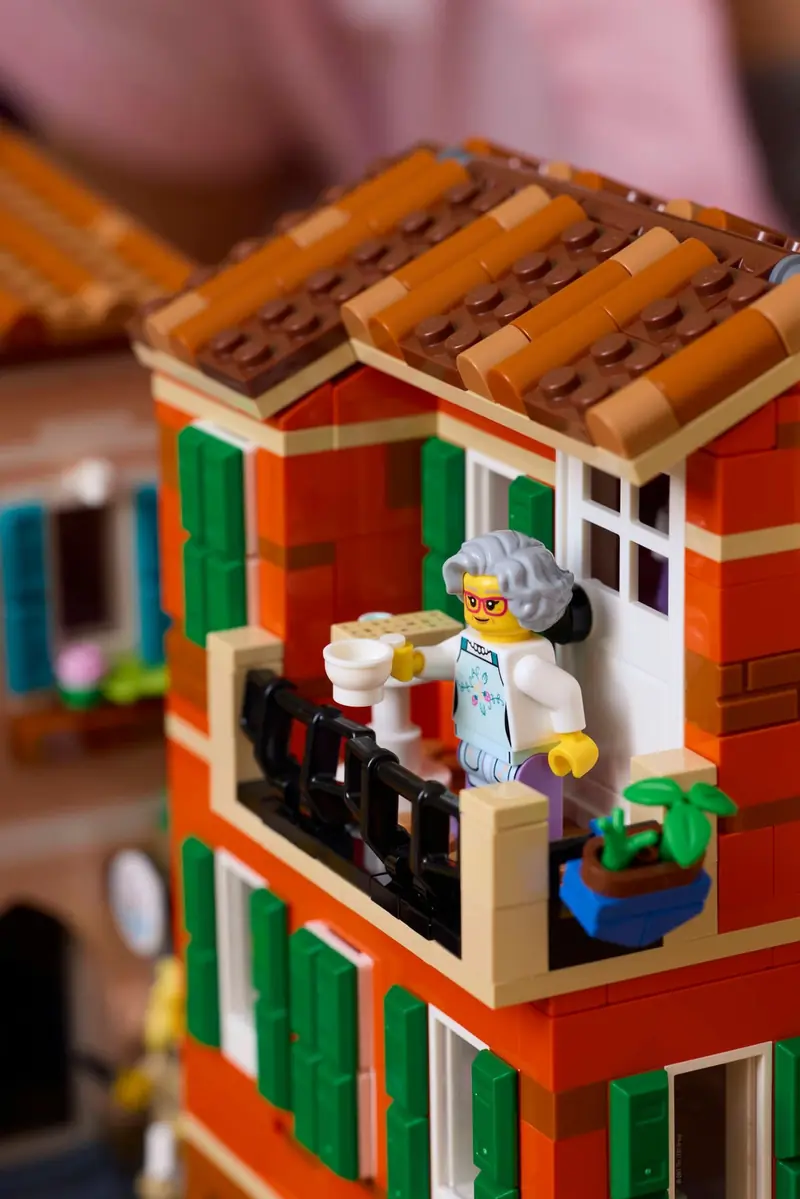LEGO 21359 Włoska riwiera zdjęcie 15