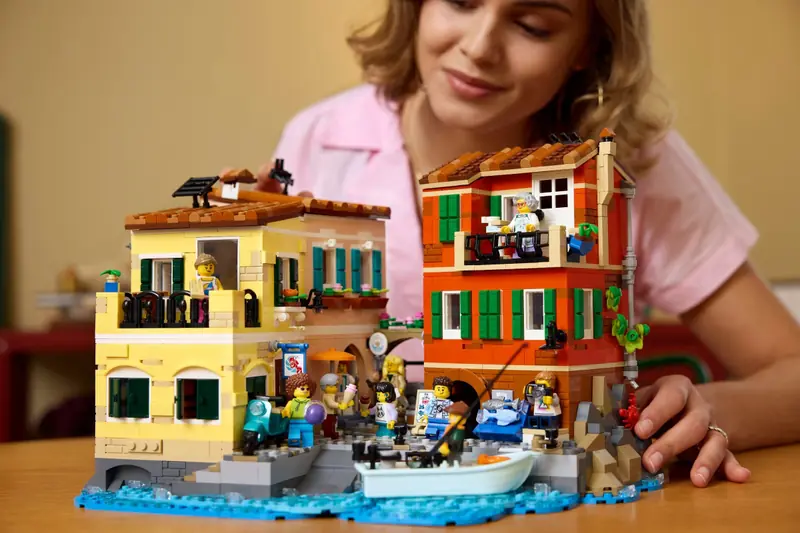 LEGO 21359 Włoska riwiera zdjęcie 7
