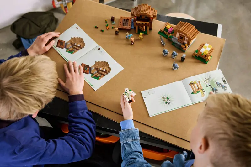 LEGO 21596 Najazd przywoływaczy na wioskę zdjęcie 13