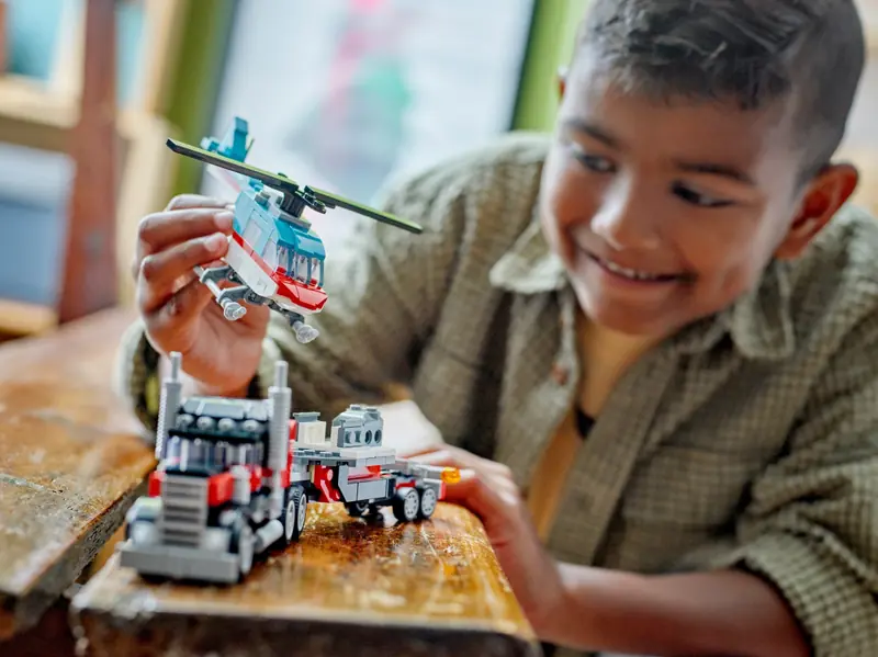 LEGO 31146 Ciężarówka z platformą i helikopterem zdjęcie 10