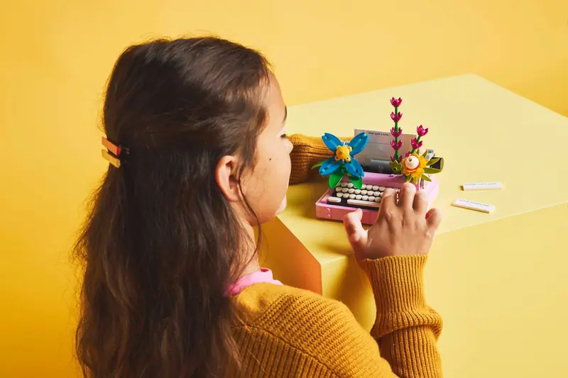 LEGO 31169 Maszyna do pisania z kwiatami zdjęcie 9