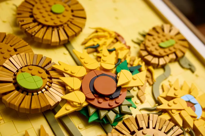 LEGO 31215 „Słoneczniki” Vincenta van Gogha zdjęcie 6