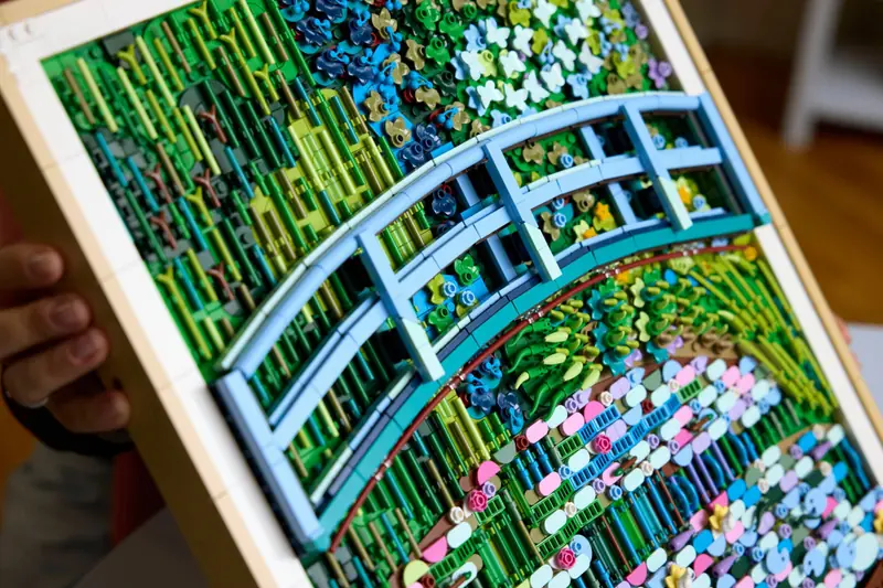 LEGO 31220 Claude Monet - Most nad stawem z liliami wodnymi zdjęcie 17