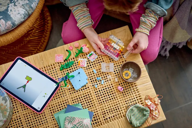 LEGO 31383 Flakon perfum z kwiatową ozdobą zdjęcie 11