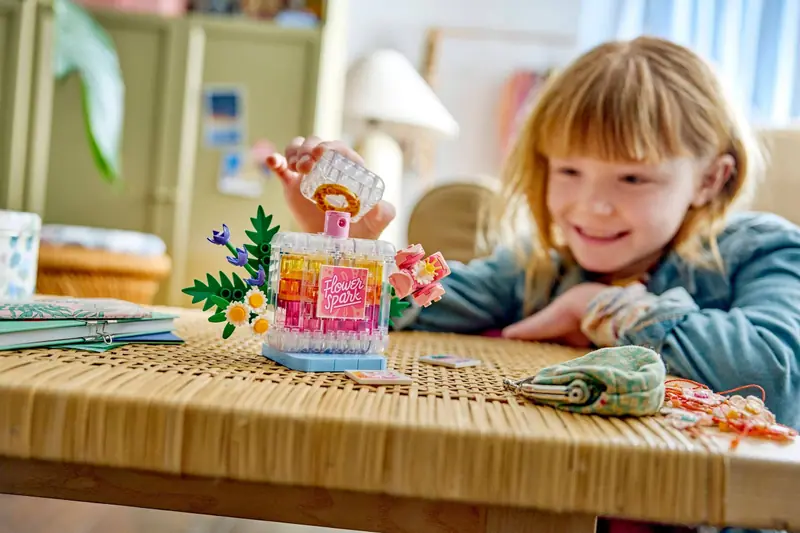 LEGO 31383 Flakon perfum z kwiatową ozdobą zdjęcie 12