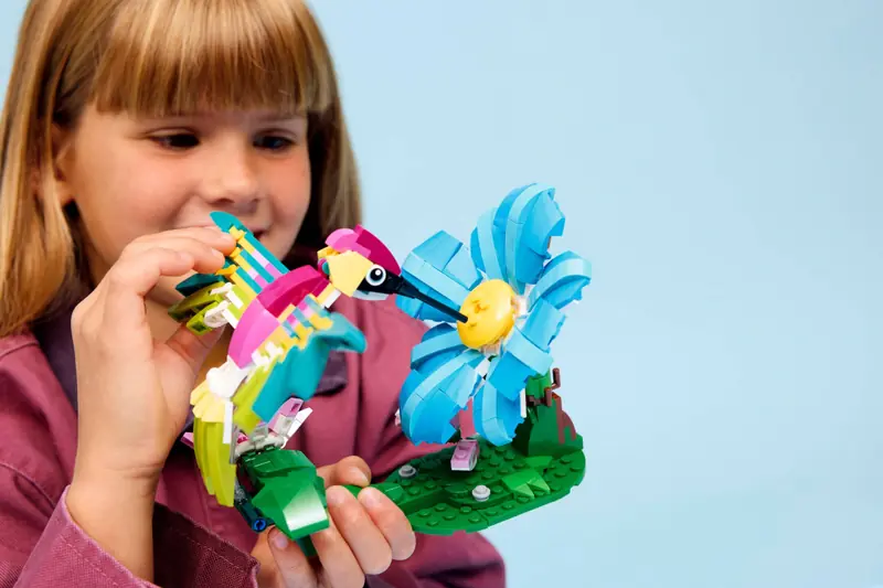 LEGO 31384 Dzikie zwierzęta: kolorowy koliber zdjęcie 12