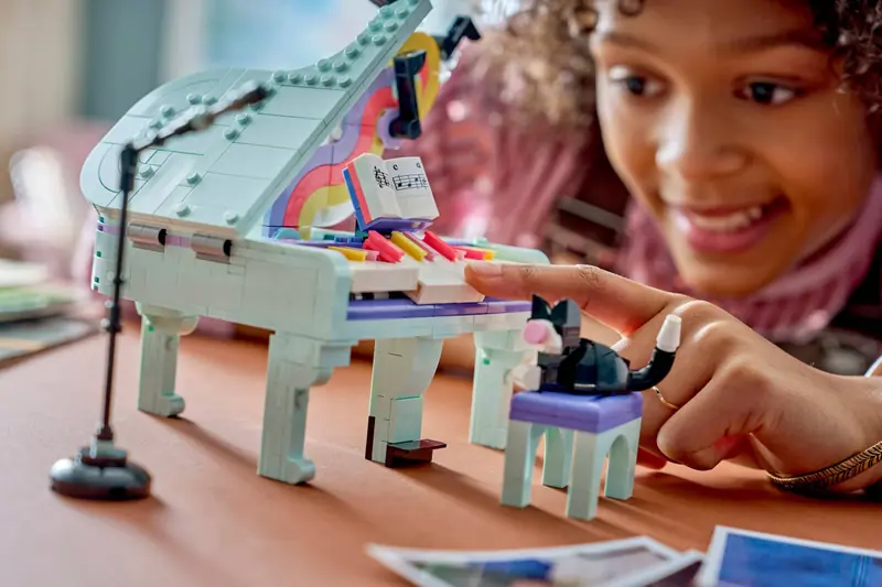 LEGO 31392 Dekoracyjny fortepian z kotem zdjęcie 14