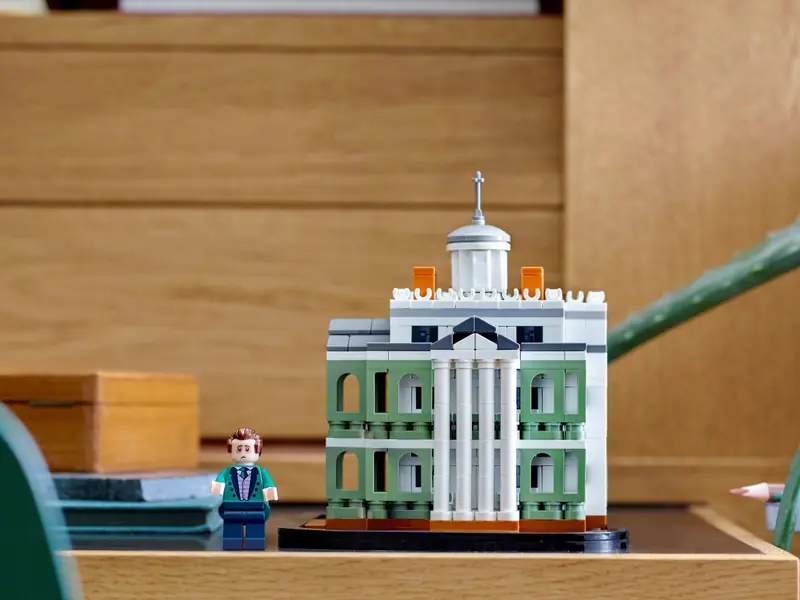 LEGO 40521 Miniaturowa nawiedzona rezydencja Disneya zdjęcie 4