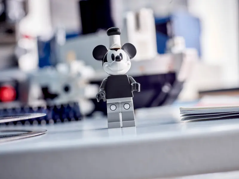 LEGO 40659 Miniparowiec Willie zdjęcie 6