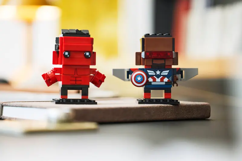 LEGO 40668 Figurki Kapitana Ameryki i Czerwonego Hulka zdjęcie 4