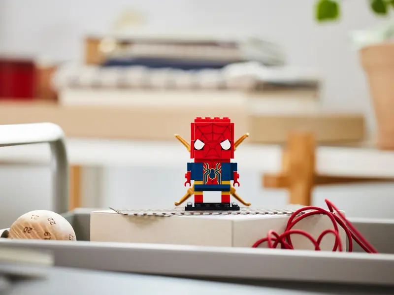LEGO 40670 Iron Spider-Man zdjęcie 4