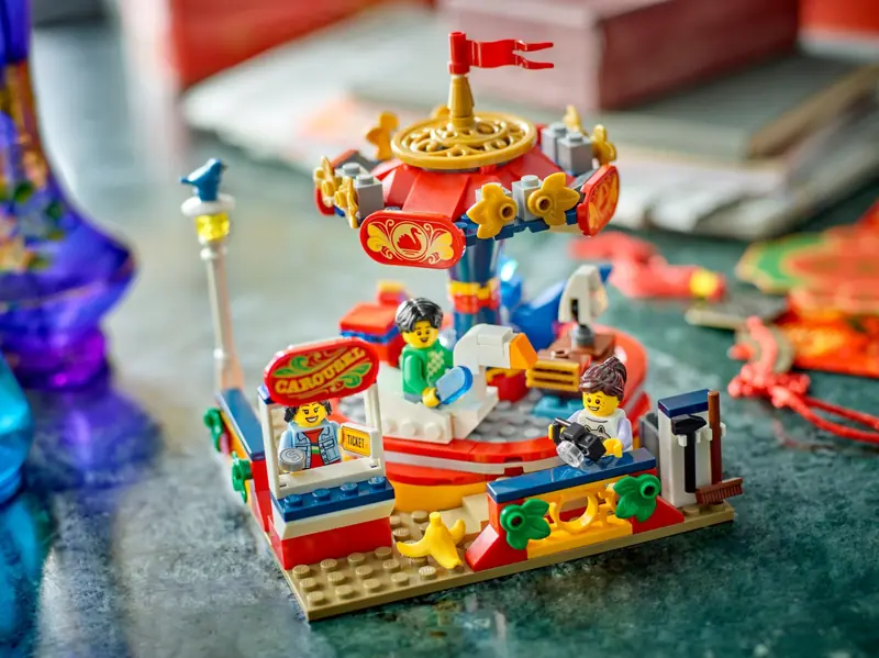 LEGO 40714 Przejażdżka karuzelą zdjęcie 5