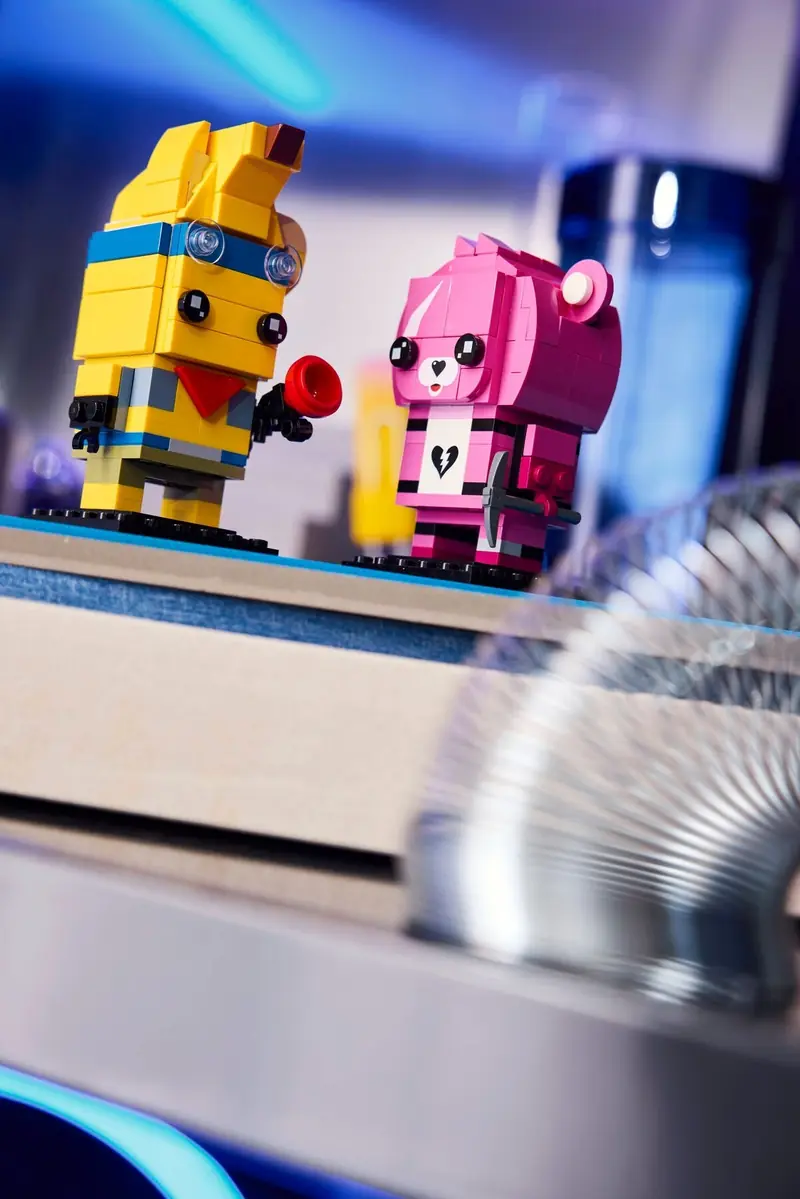 LEGO 40760 Przygodowy Skórek z Tropików i Dowódczyni Drużyny Przytulanek zdjęcie 5