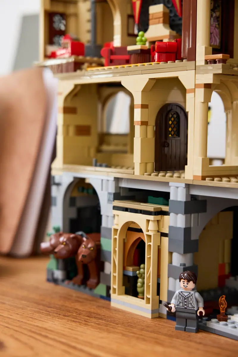LEGO 40770 Zamek Hogwart: Pokój Życzeń zdjęcie 7