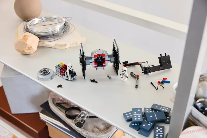 LEGO 40771 Myśliwiec TIE ze stanowiskiem w imperialnym hangarze zdjęcie 4