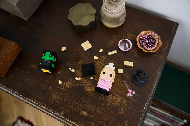 LEGO 40794 Figurki Elphaby i Glindy zdjęcie 7