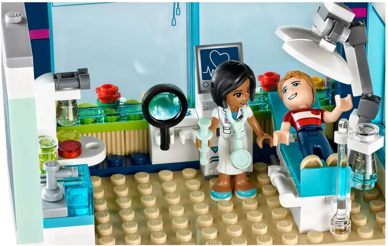 LEGO 41318 Szpital w Heartlake zdjęcie 3