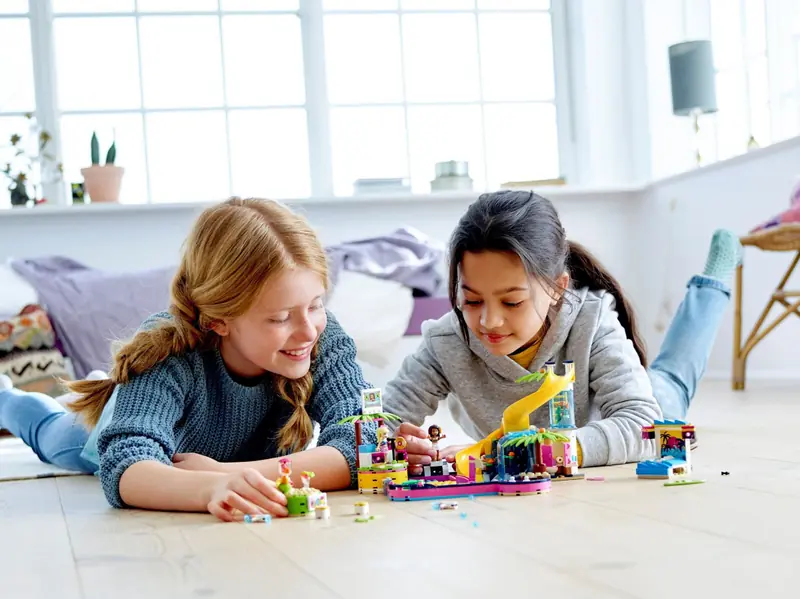 LEGO 41374 Impreza Andrei na basenie zdjęcie 8