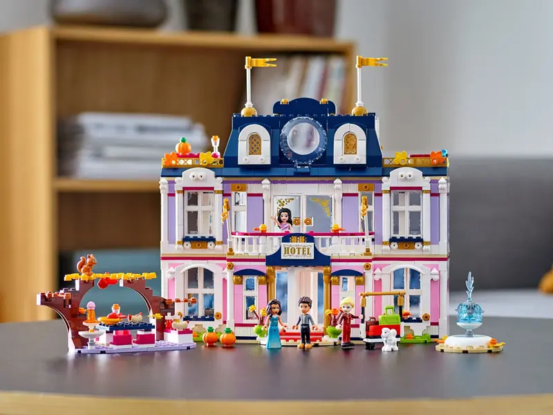 LEGO 41684 Wielki hotel w mieście Heartlake zdjęcie 24