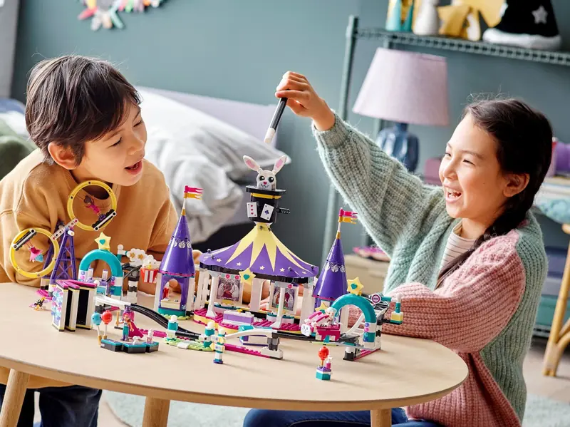 LEGO 41685 Magiczne wesołe miasteczko z kolejką górską zdjęcie 23