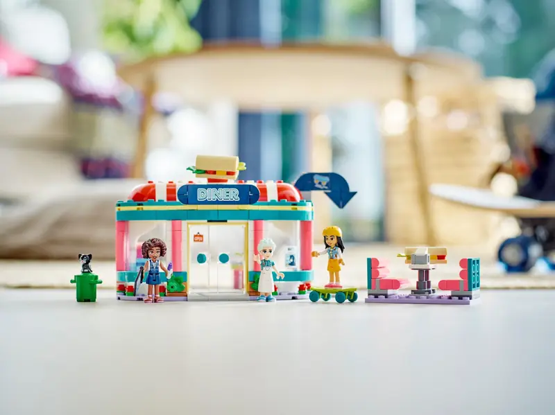 LEGO 41728 Bar w śródmieściu Heartlake zdjęcie 10