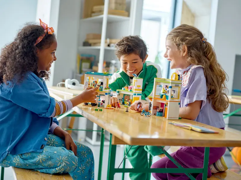 LEGO 41731 Międzynarodowa szkoła w Heartlake zdjęcie 11