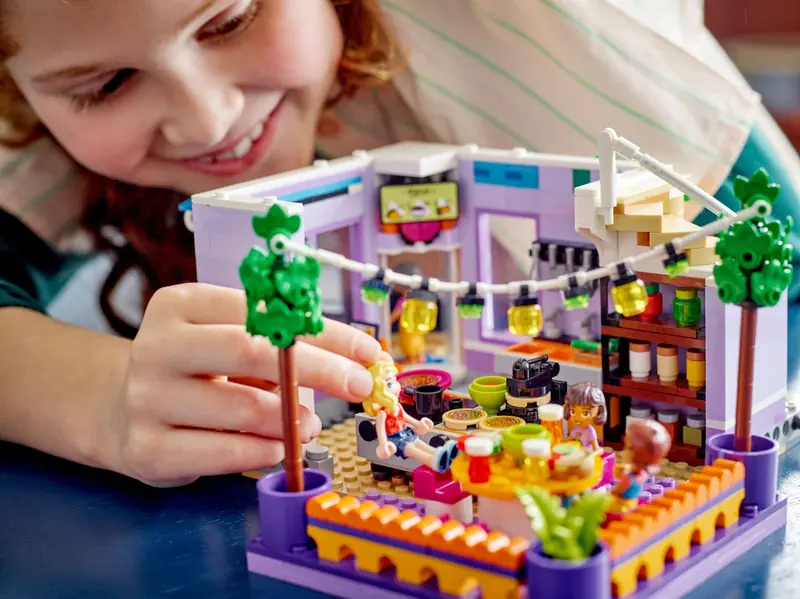 LEGO 41747 Jadłodajnia w Heartlake zdjęcie 8