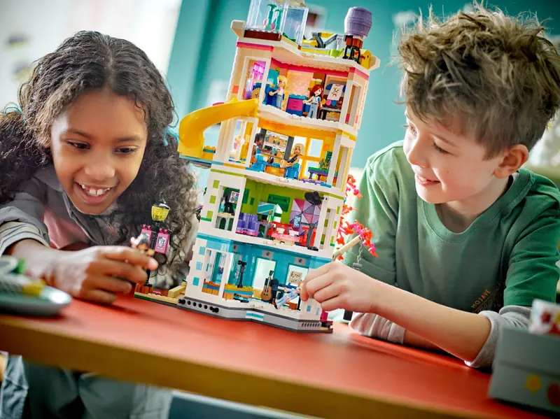 LEGO 41748 Dom kultury w Heartlake zdjęcie 9