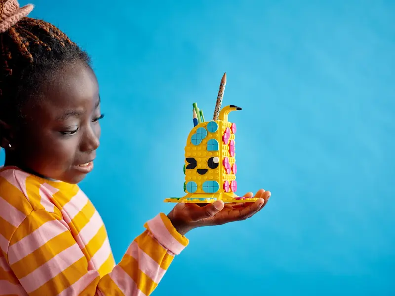 LEGO 41948 Uroczy banan - pojemnik na długopisy zdjęcie 8