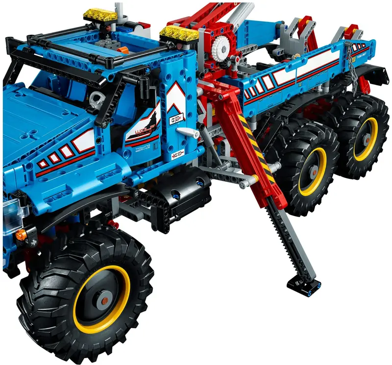 LEGO 42070 Terenowy holownik 6x6 zdjęcie 5