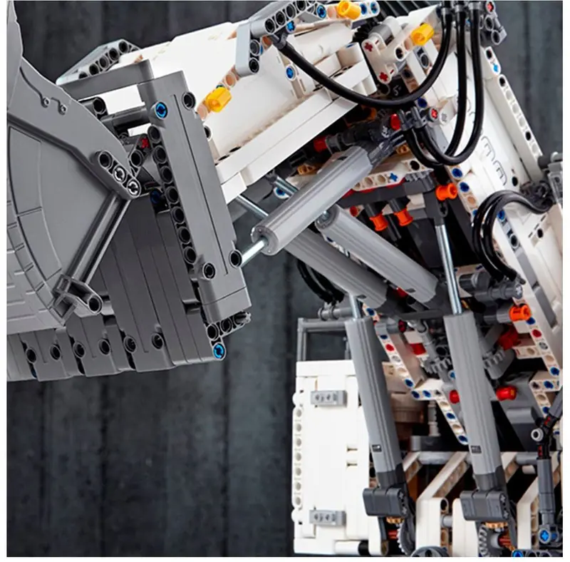 LEGO 42100 Koparka Liebherr R 9800 zdjęcie 11